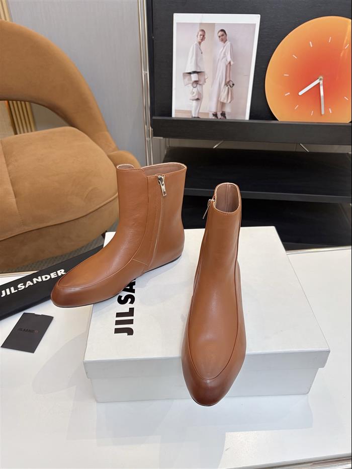 2025112818548102 360